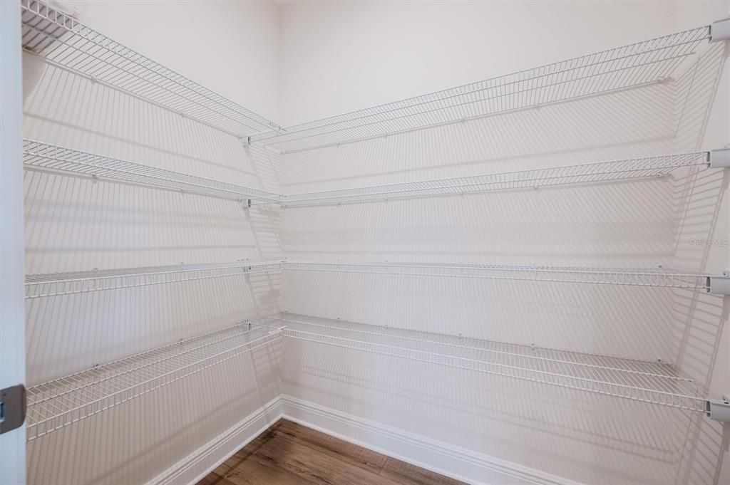 For Rent: $2,000 (1 beds, 1 baths, 800 Square Feet)