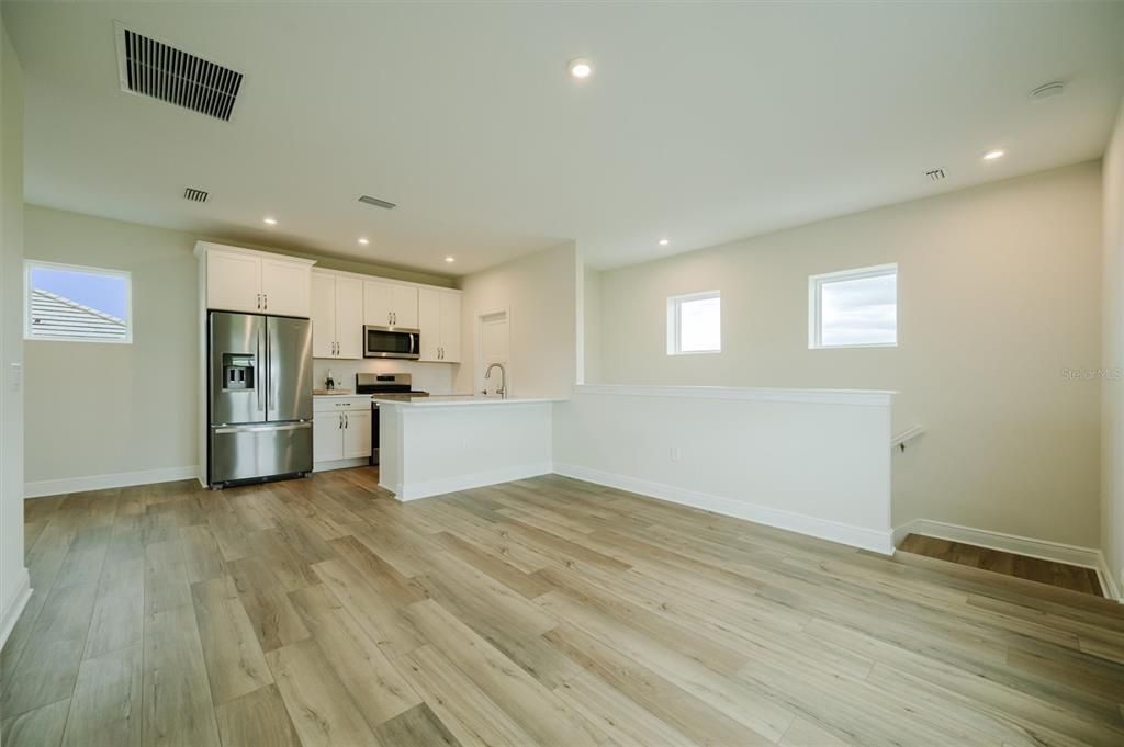 For Rent: $2,000 (1 beds, 1 baths, 800 Square Feet)