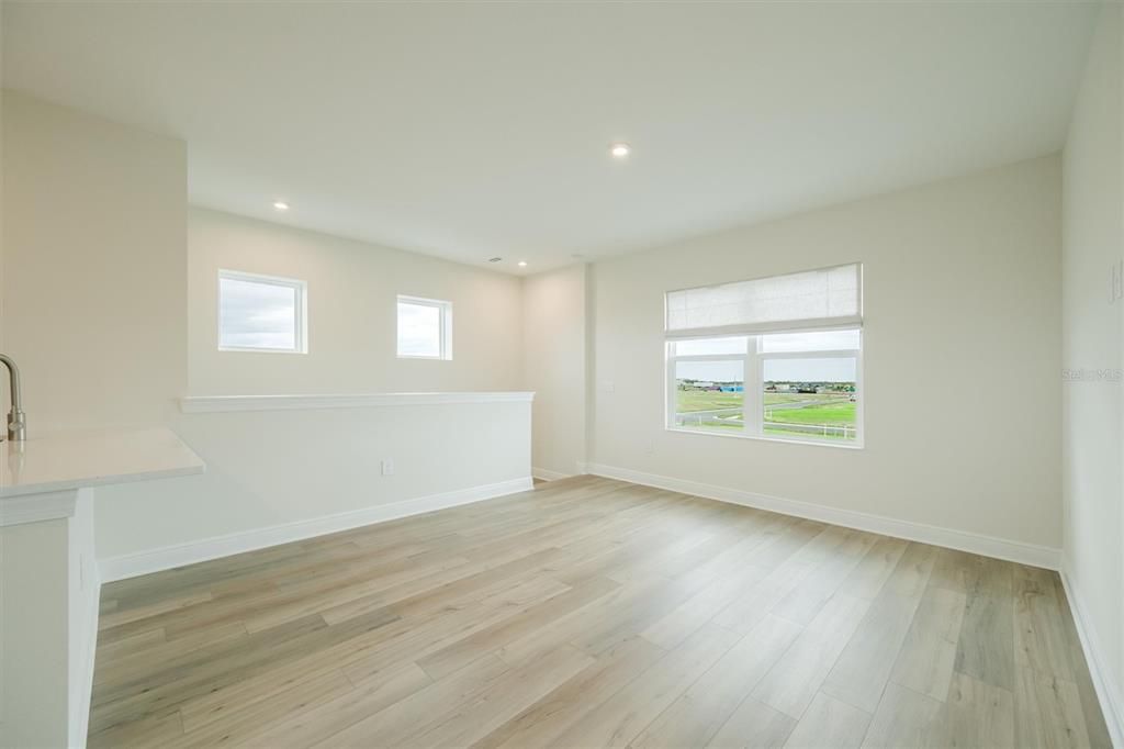 For Rent: $2,000 (1 beds, 1 baths, 800 Square Feet)