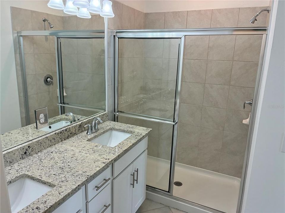 En Venta: $329,000 (3 camas, 2 baños, 1925 Pies cuadrados)
