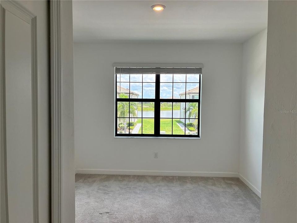 En Venta: $329,000 (3 camas, 2 baños, 1925 Pies cuadrados)
