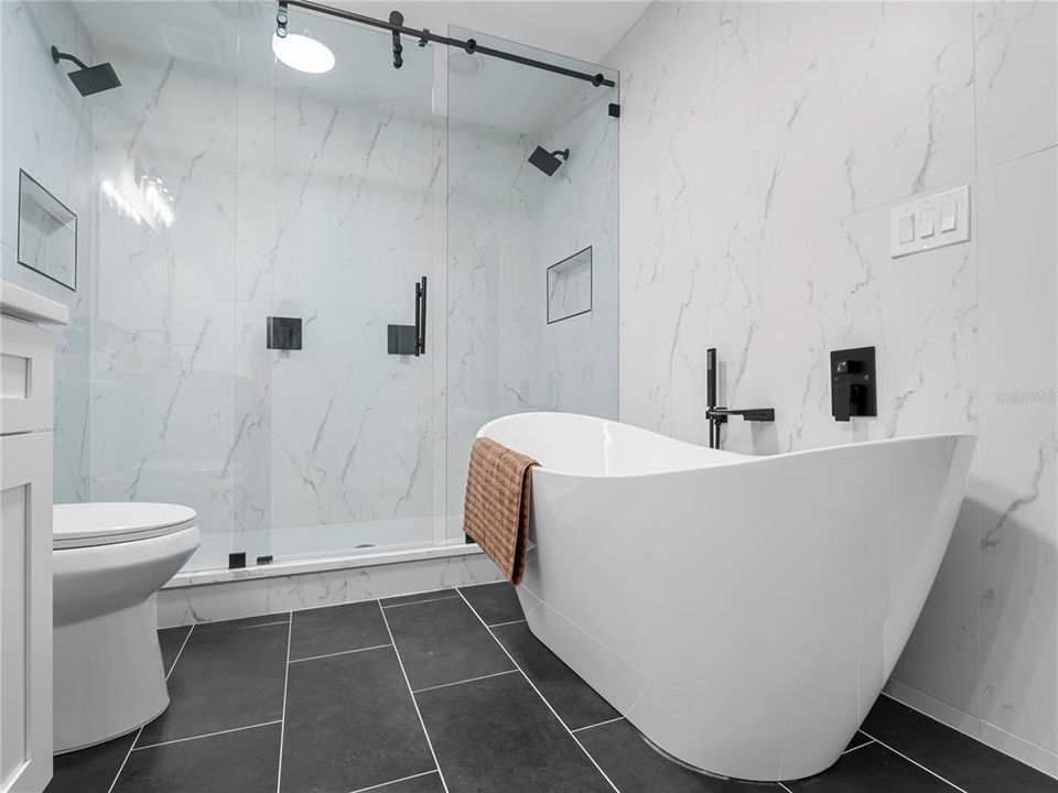 For Sale: $729,900 (3 beds, 3 baths, 2578 Square Feet)