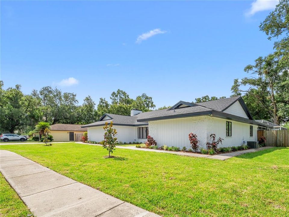 For Sale: $729,900 (3 beds, 3 baths, 2578 Square Feet)