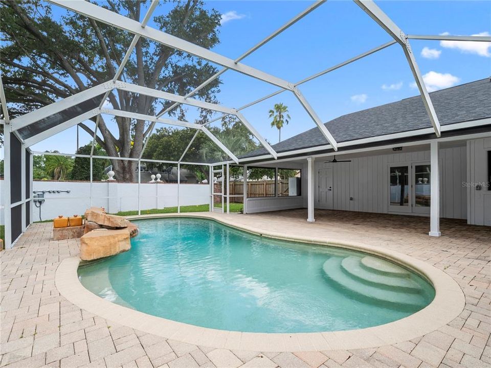 For Sale: $729,900 (3 beds, 3 baths, 2578 Square Feet)