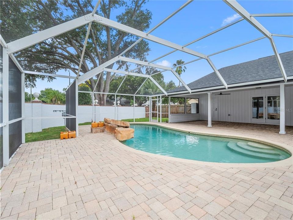 For Sale: $729,900 (3 beds, 3 baths, 2578 Square Feet)