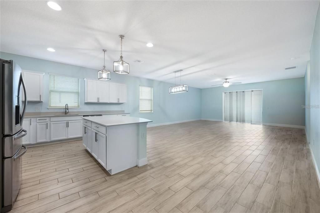 For Rent: $2,400 (4 beds, 2 baths, 2144 Square Feet)