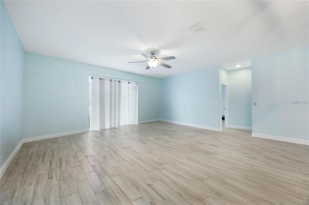 For Rent: $2,400 (4 beds, 2 baths, 2144 Square Feet)