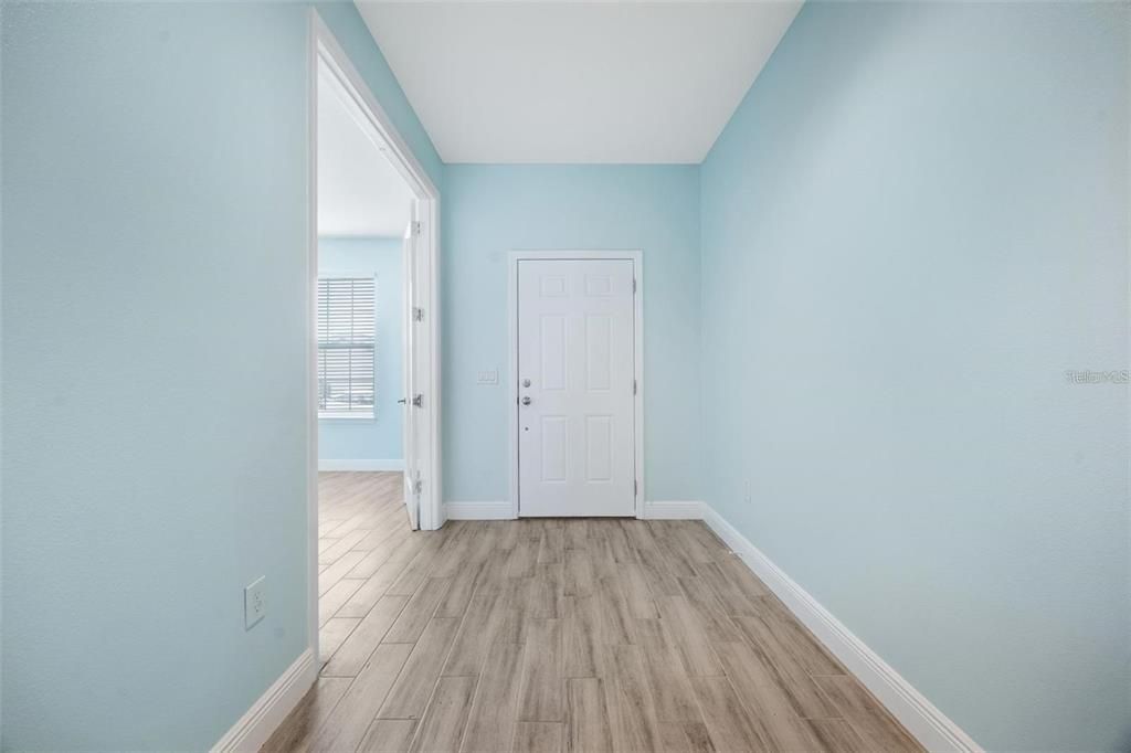 For Rent: $2,400 (4 beds, 2 baths, 2144 Square Feet)