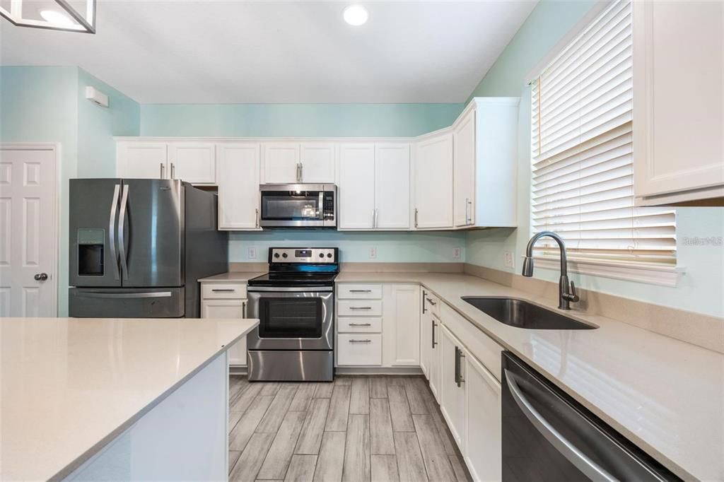 For Rent: $2,400 (4 beds, 2 baths, 2144 Square Feet)