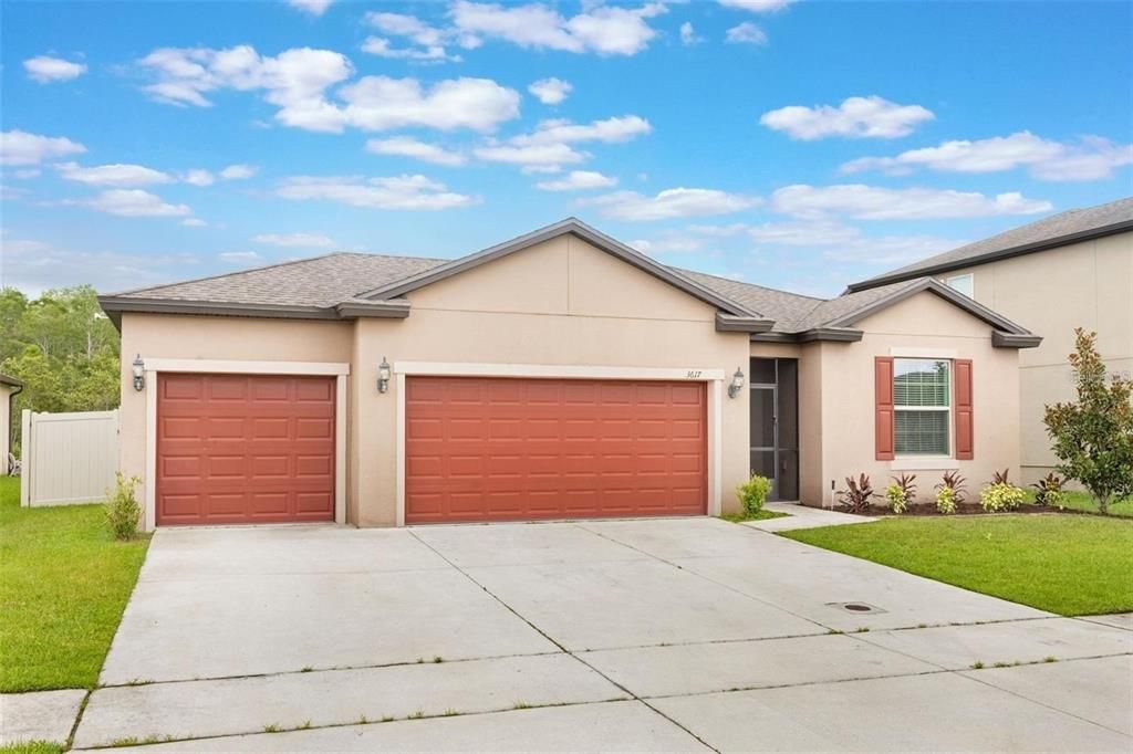 For Rent: $2,400 (4 beds, 2 baths, 2144 Square Feet)