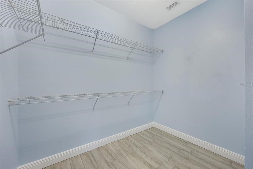 For Rent: $2,400 (4 beds, 2 baths, 2144 Square Feet)