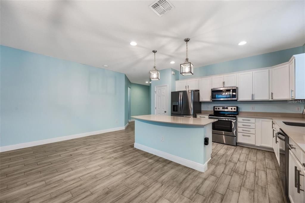 For Rent: $2,400 (4 beds, 2 baths, 2144 Square Feet)