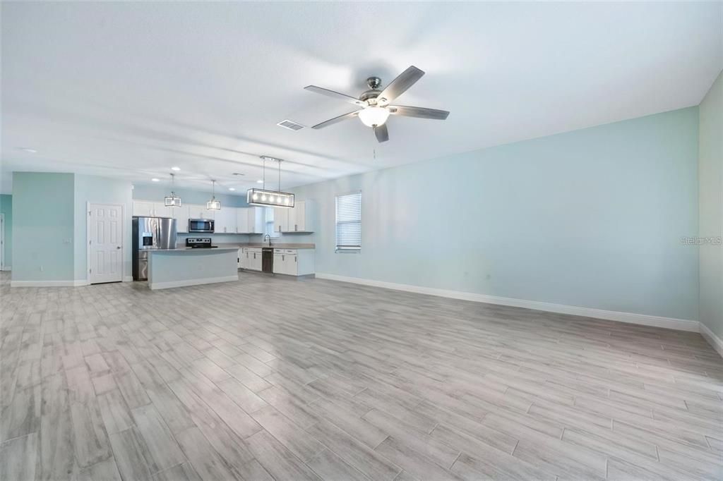 For Rent: $2,400 (4 beds, 2 baths, 2144 Square Feet)