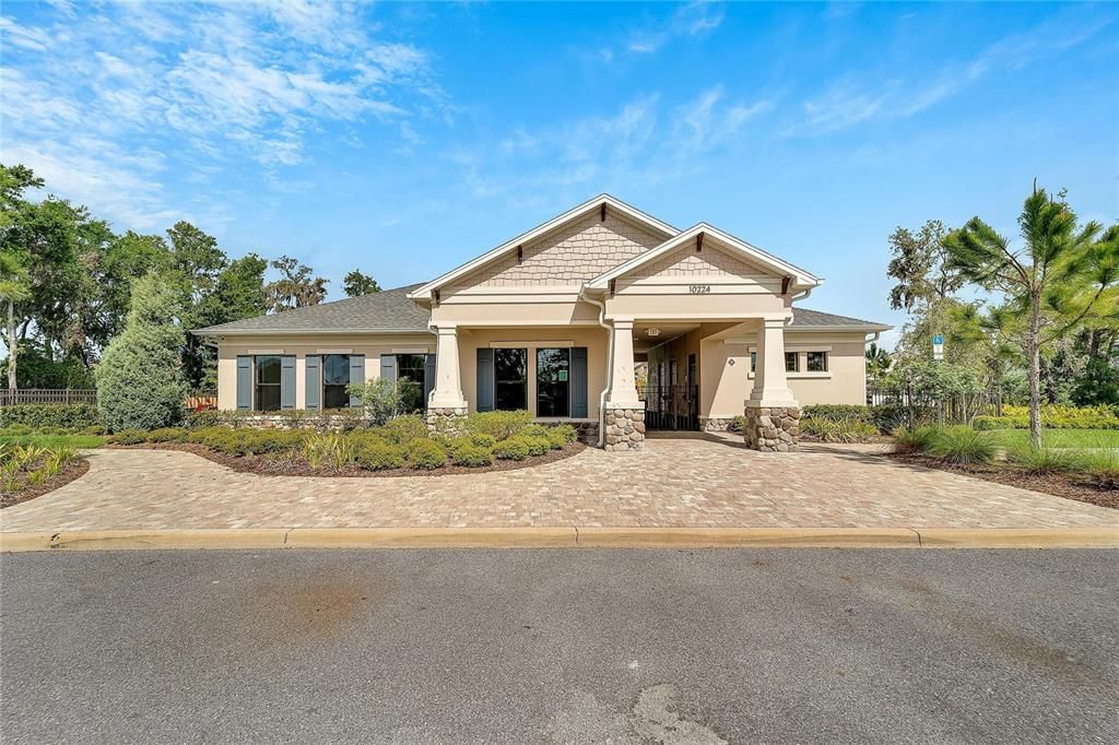 For Sale: $338,999 (4 beds, 2 baths, 1914 Square Feet)