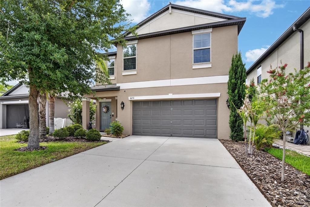 For Sale: $338,999 (4 beds, 2 baths, 1914 Square Feet)