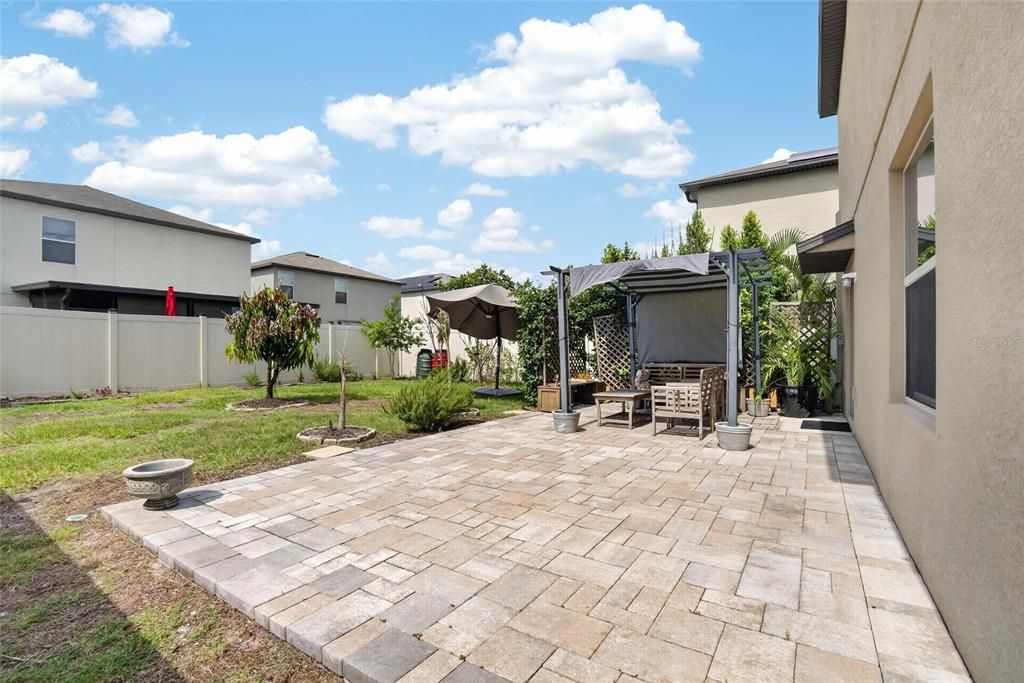 For Sale: $338,999 (4 beds, 2 baths, 1914 Square Feet)
