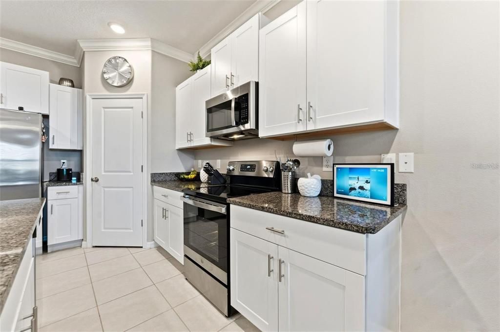 For Rent: $2,185 (3 beds, 2 baths, 1597 Square Feet)