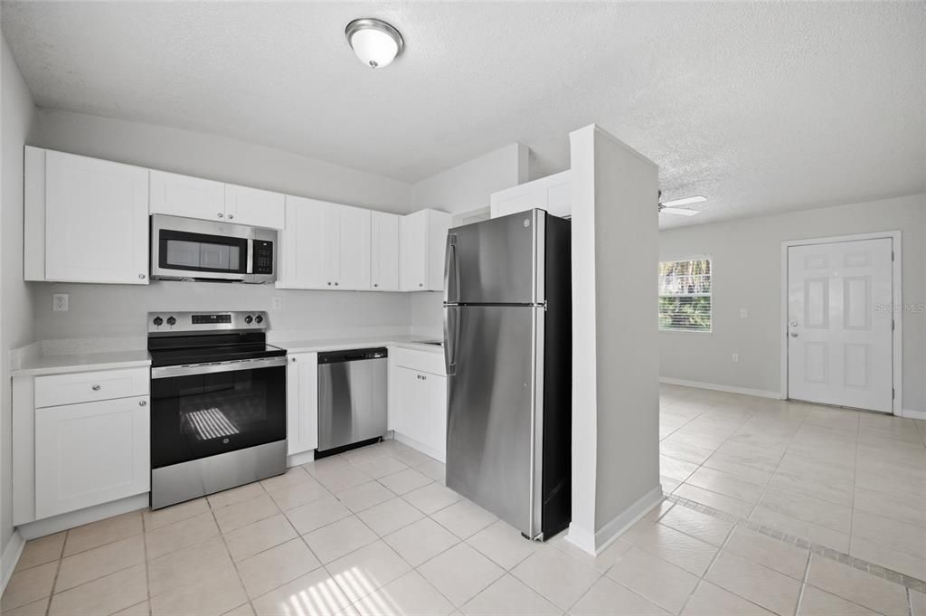 For Sale: $199,900 (3 beds, 2 baths, 1050 Square Feet)