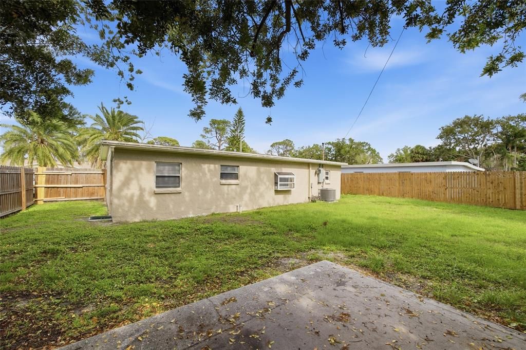 For Sale: $199,900 (3 beds, 2 baths, 1050 Square Feet)