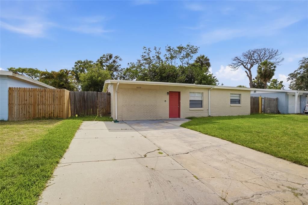 For Sale: $199,900 (3 beds, 2 baths, 1050 Square Feet)