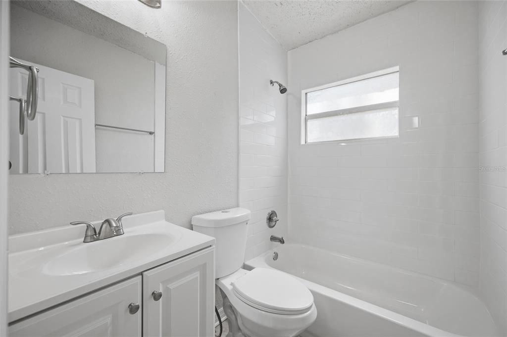 For Sale: $199,900 (3 beds, 2 baths, 1050 Square Feet)
