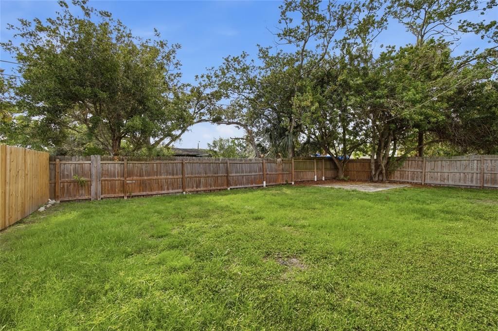 For Sale: $199,900 (3 beds, 2 baths, 1050 Square Feet)