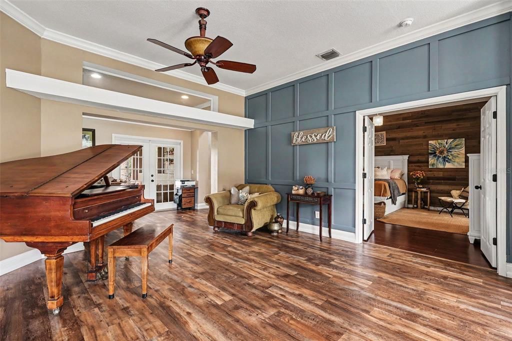 For Sale: $650,000 (4 beds, 3 baths, 2840 Square Feet)