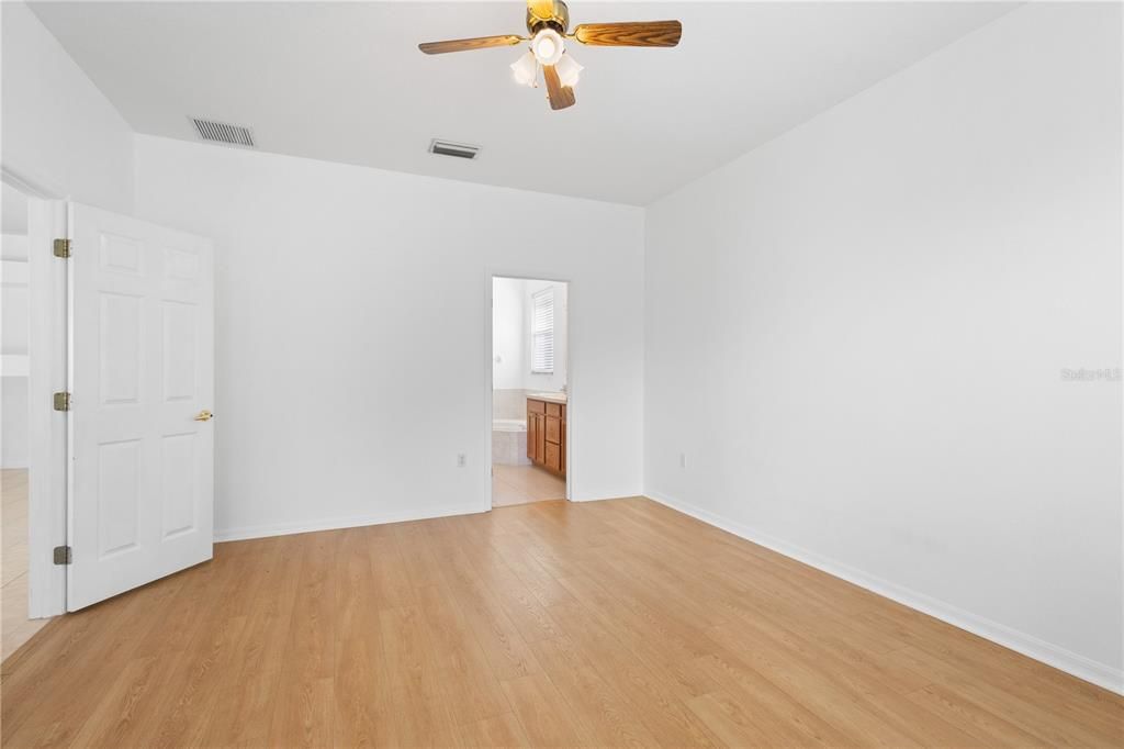 For Sale: $399,000 (3 beds, 2 baths, 1771 Square Feet)
