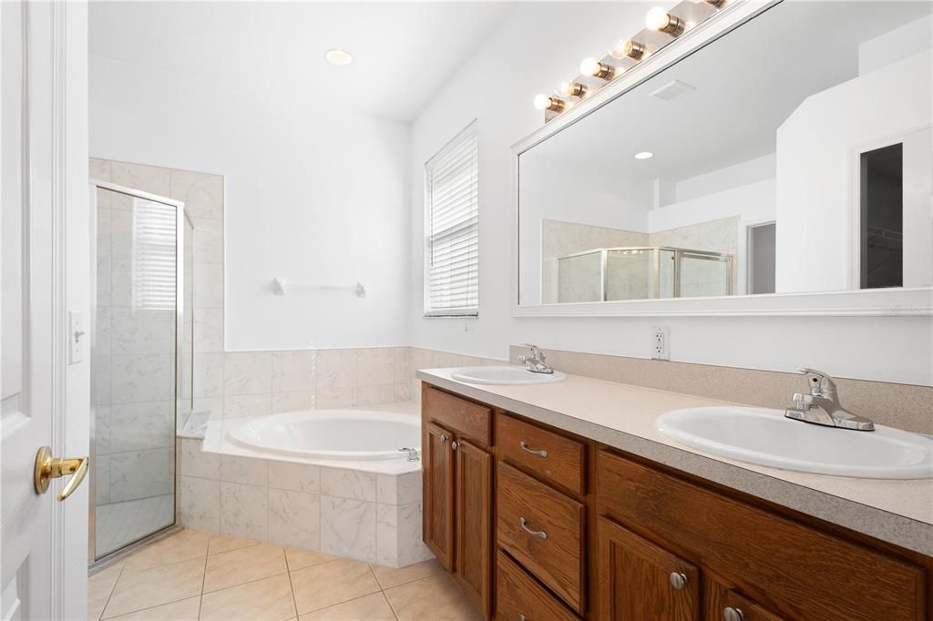 For Sale: $399,000 (3 beds, 2 baths, 1771 Square Feet)