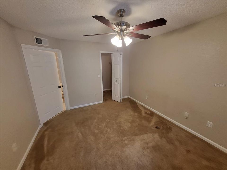 For Sale: $157,500 (2 beds, 2 baths, 874 Square Feet)