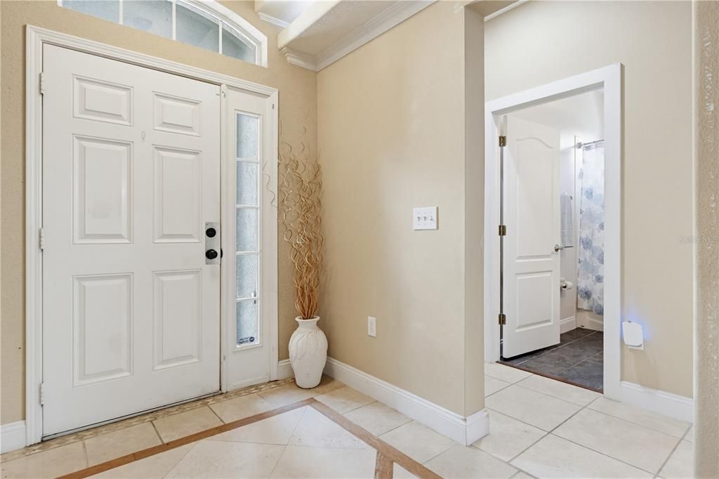 For Rent: $2,250 (3 beds, 2 baths, 2138 Square Feet)