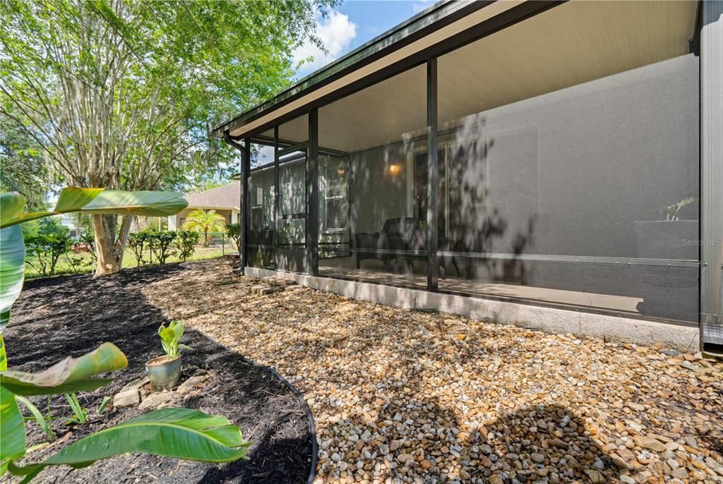For Rent: $2,250 (3 beds, 2 baths, 2138 Square Feet)