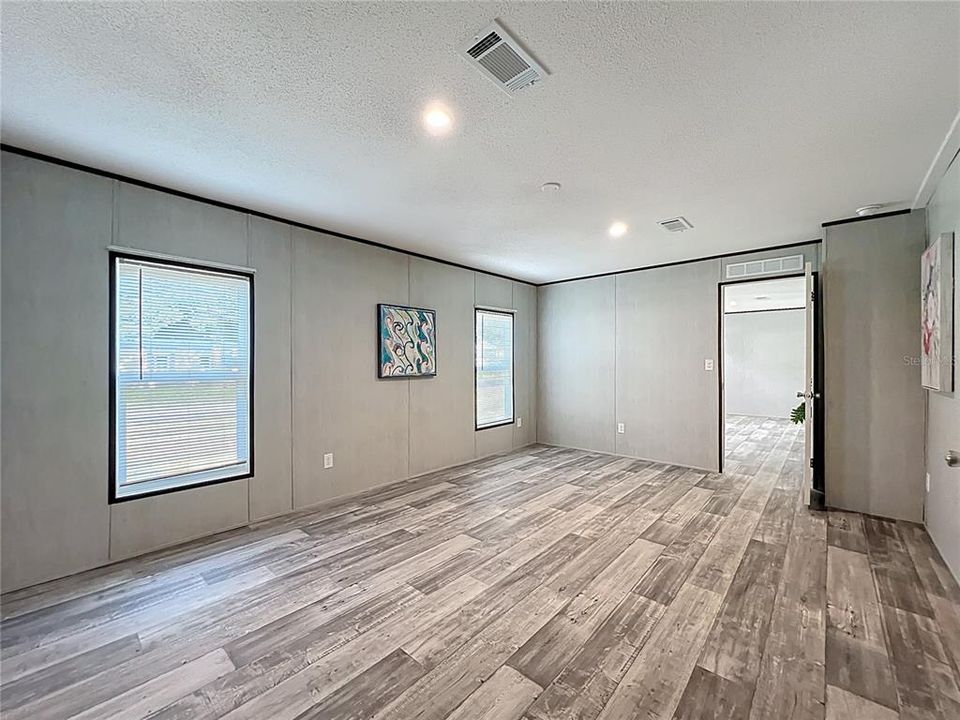 For Sale: $249,900 (4 beds, 2 baths, 1768 Square Feet)