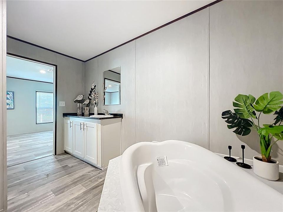 For Sale: $249,900 (4 beds, 2 baths, 1768 Square Feet)
