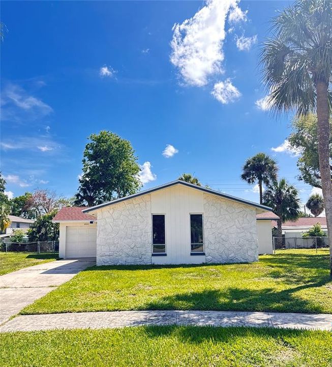 For Sale: $409,999 (3 beds, 2 baths, 1492 Square Feet)