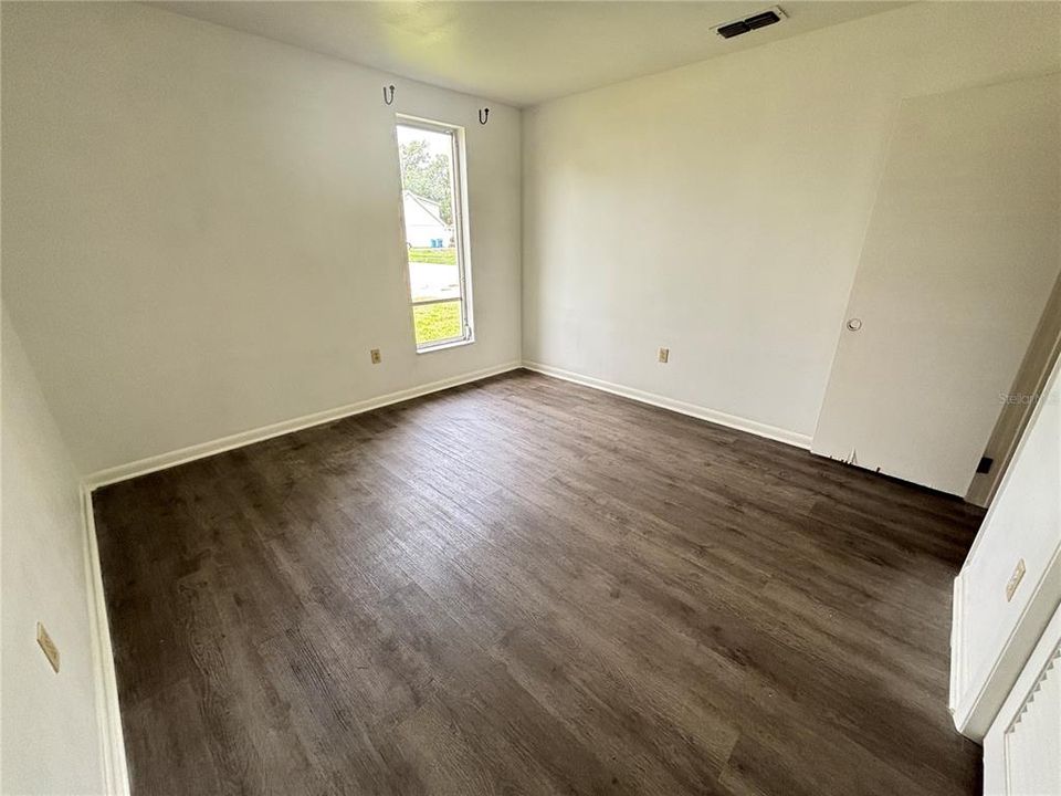 For Sale: $409,999 (3 beds, 2 baths, 1492 Square Feet)