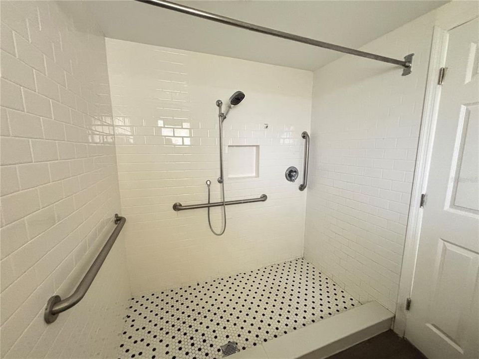 For Sale: $409,999 (3 beds, 2 baths, 1492 Square Feet)