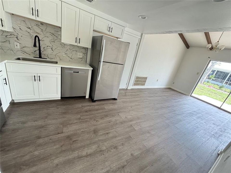For Sale: $409,999 (3 beds, 2 baths, 1492 Square Feet)