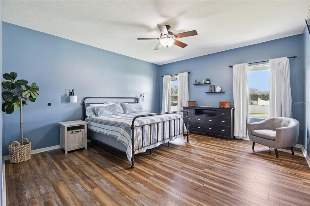 For Sale: $509,000 (4 beds, 2 baths, 2383 Square Feet)