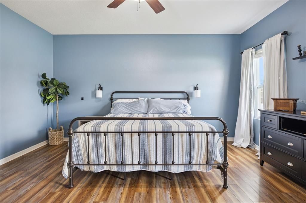 For Sale: $509,000 (4 beds, 2 baths, 2383 Square Feet)