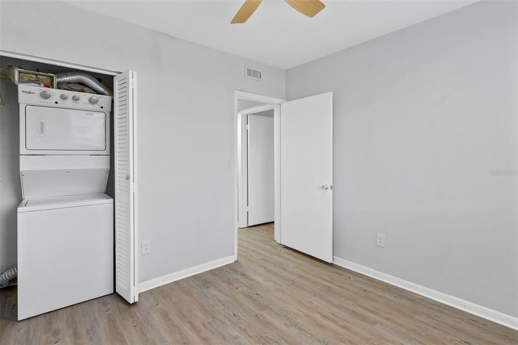 На продажу: $439,900 (2 спален, 1 ванн, 816 Квадратных фут)