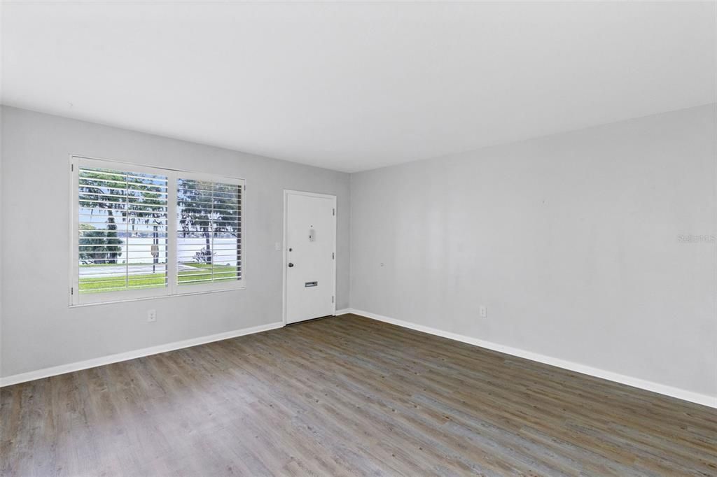 На продажу: $439,900 (2 спален, 1 ванн, 816 Квадратных фут)