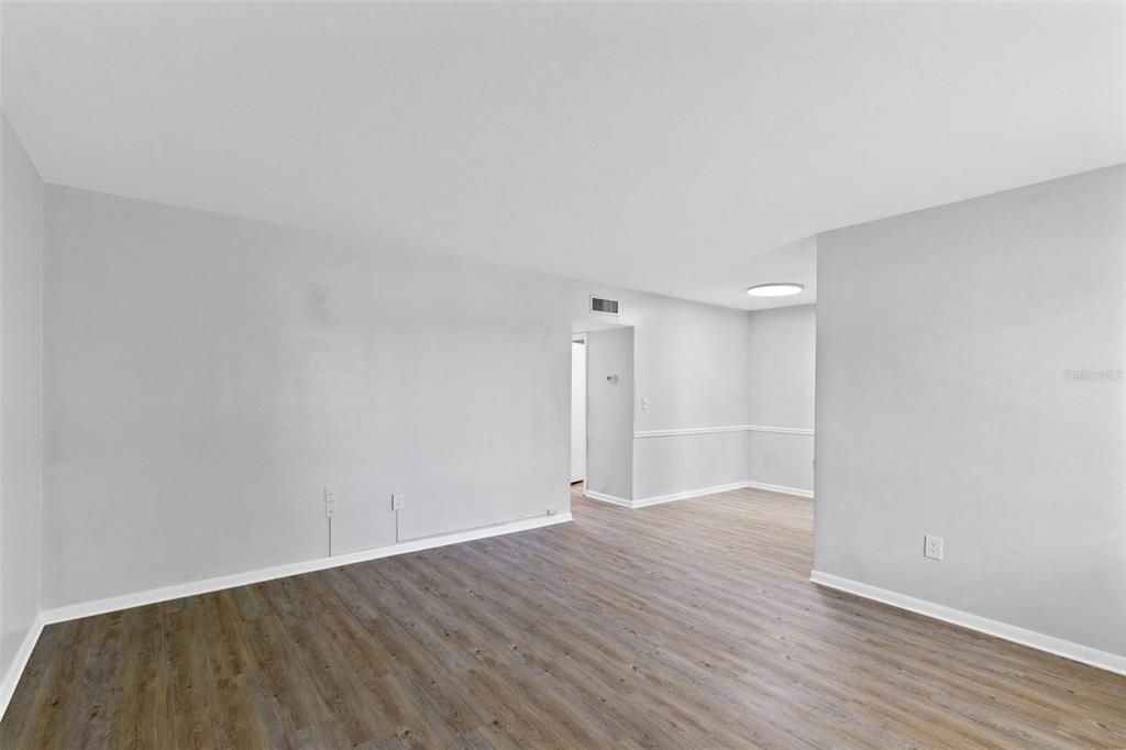 На продажу: $439,900 (2 спален, 1 ванн, 816 Квадратных фут)