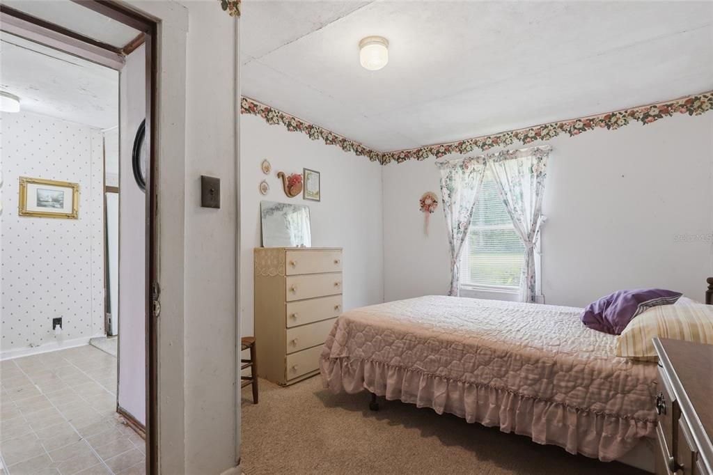 For Sale: $121,500 (2 beds, 1 baths, 875 Square Feet)