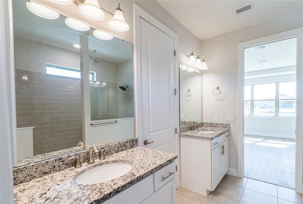 For Sale: $599,000 (3 beds, 2 baths, 2104 Square Feet)