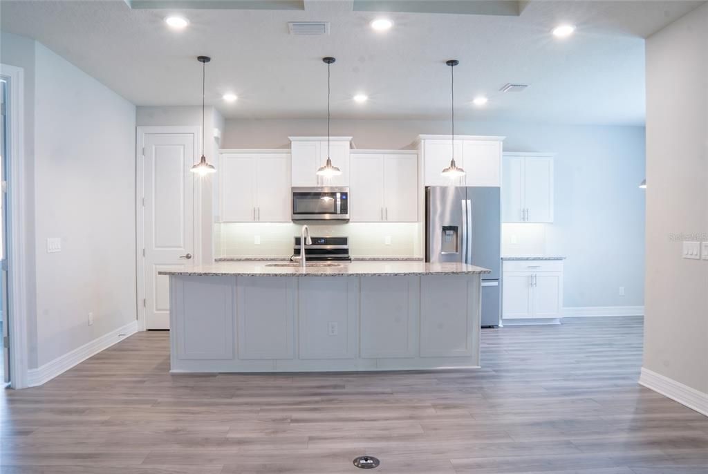 For Sale: $599,000 (3 beds, 2 baths, 2104 Square Feet)