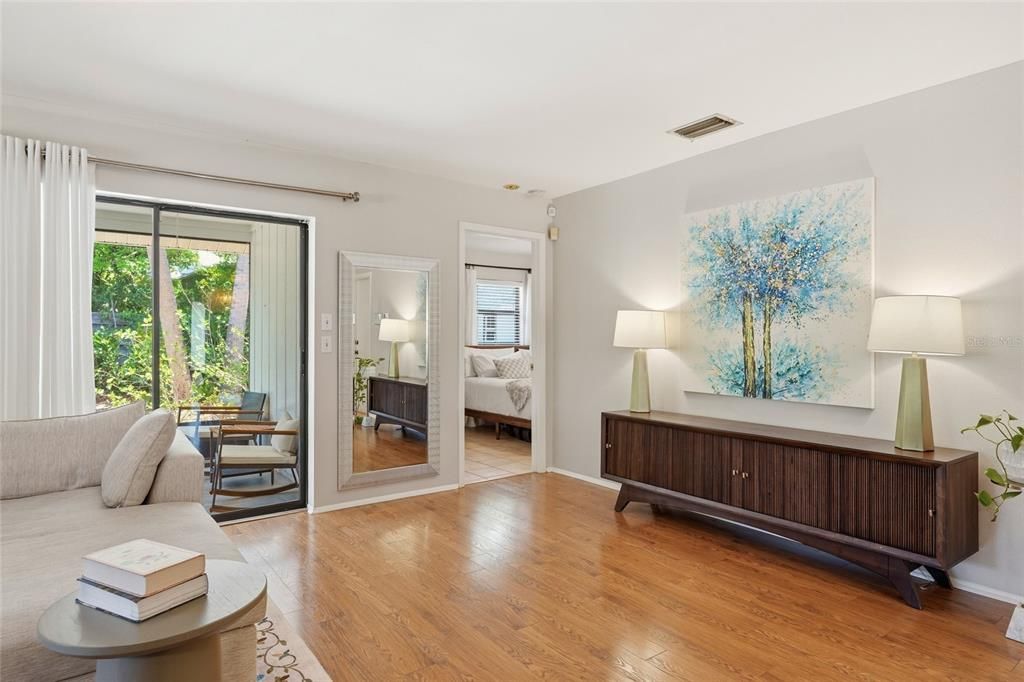 For Sale: $589,000 (3 beds, 2 baths, 1519 Square Feet)