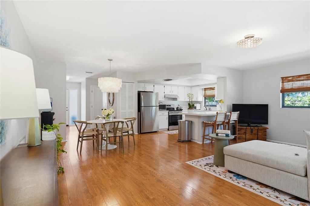 For Sale: $589,000 (3 beds, 2 baths, 1519 Square Feet)