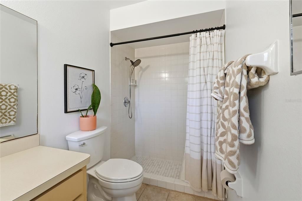 For Sale: $589,000 (3 beds, 2 baths, 1519 Square Feet)