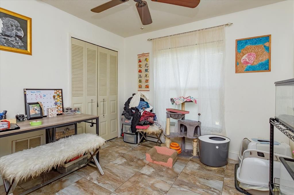 For Sale: $299,000 (3 beds, 2 baths, 1079 Square Feet)